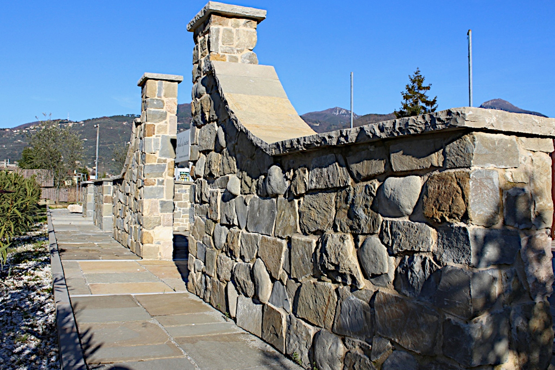 Rivestimenti da 30,00 a 50,00 €/mq+iva