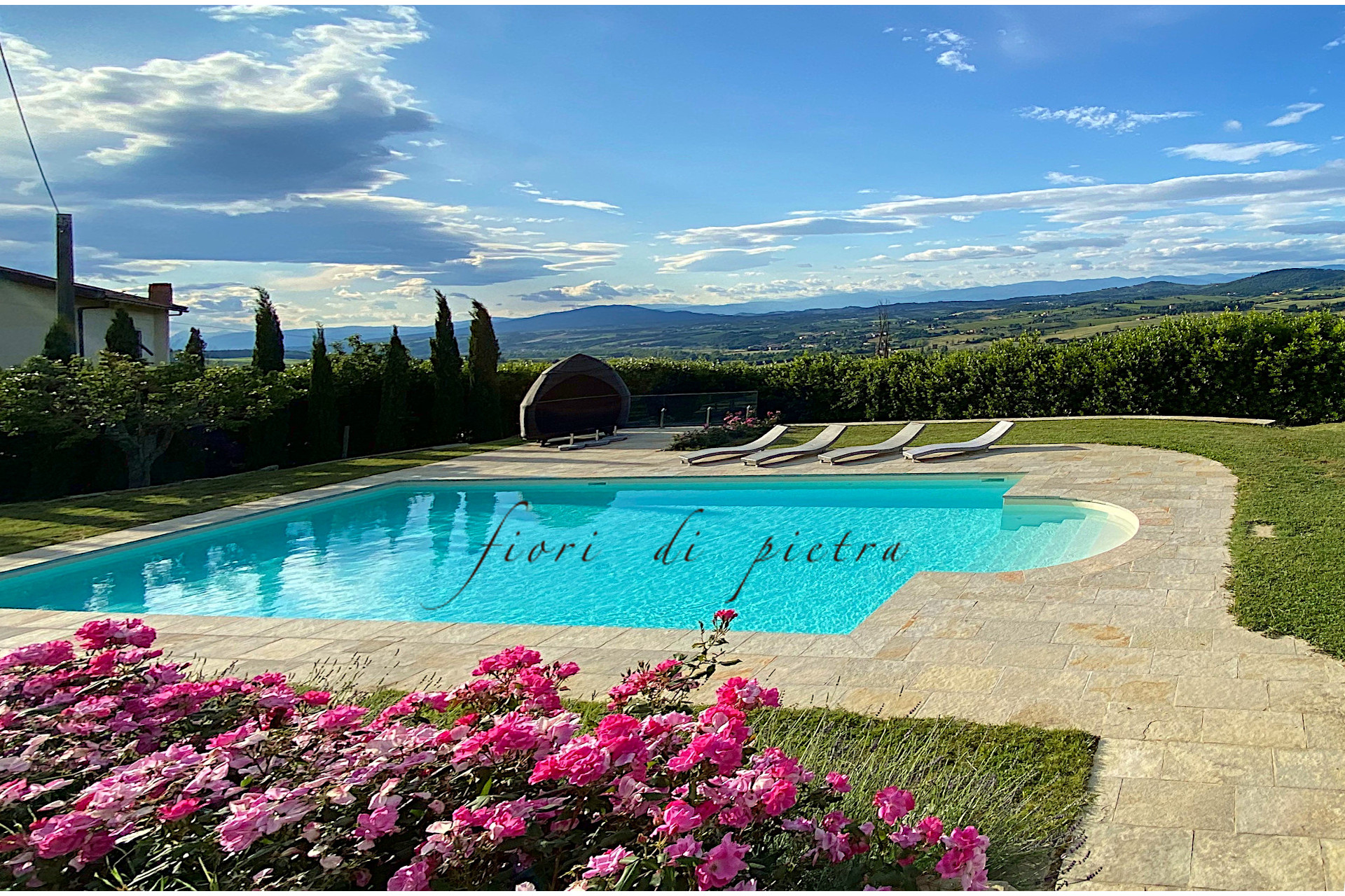 Piscine - Bordi  da 27,00 a 54,00 €/ml+iva