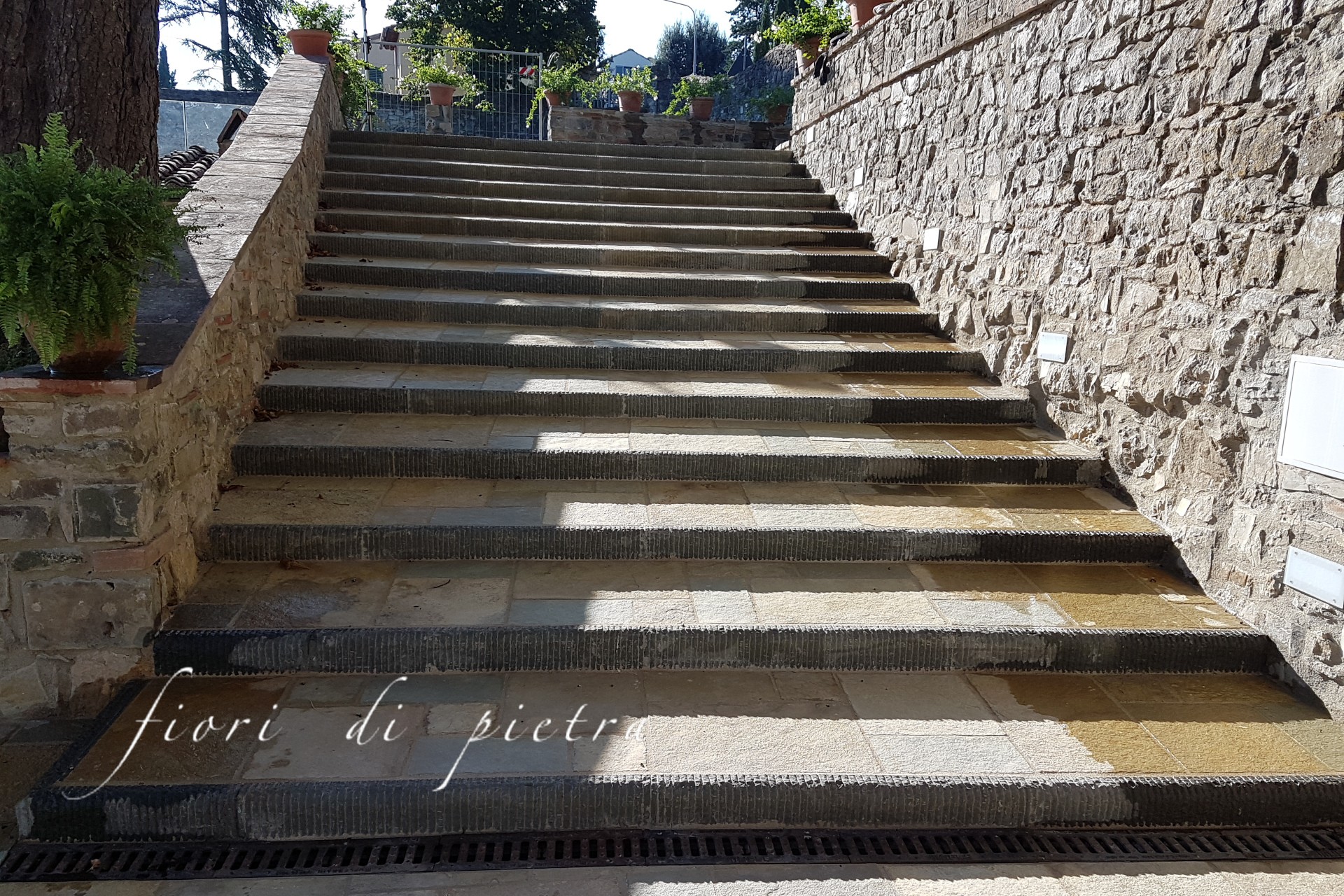 Realizzazione Pavimenti in pietra IRON BROWN