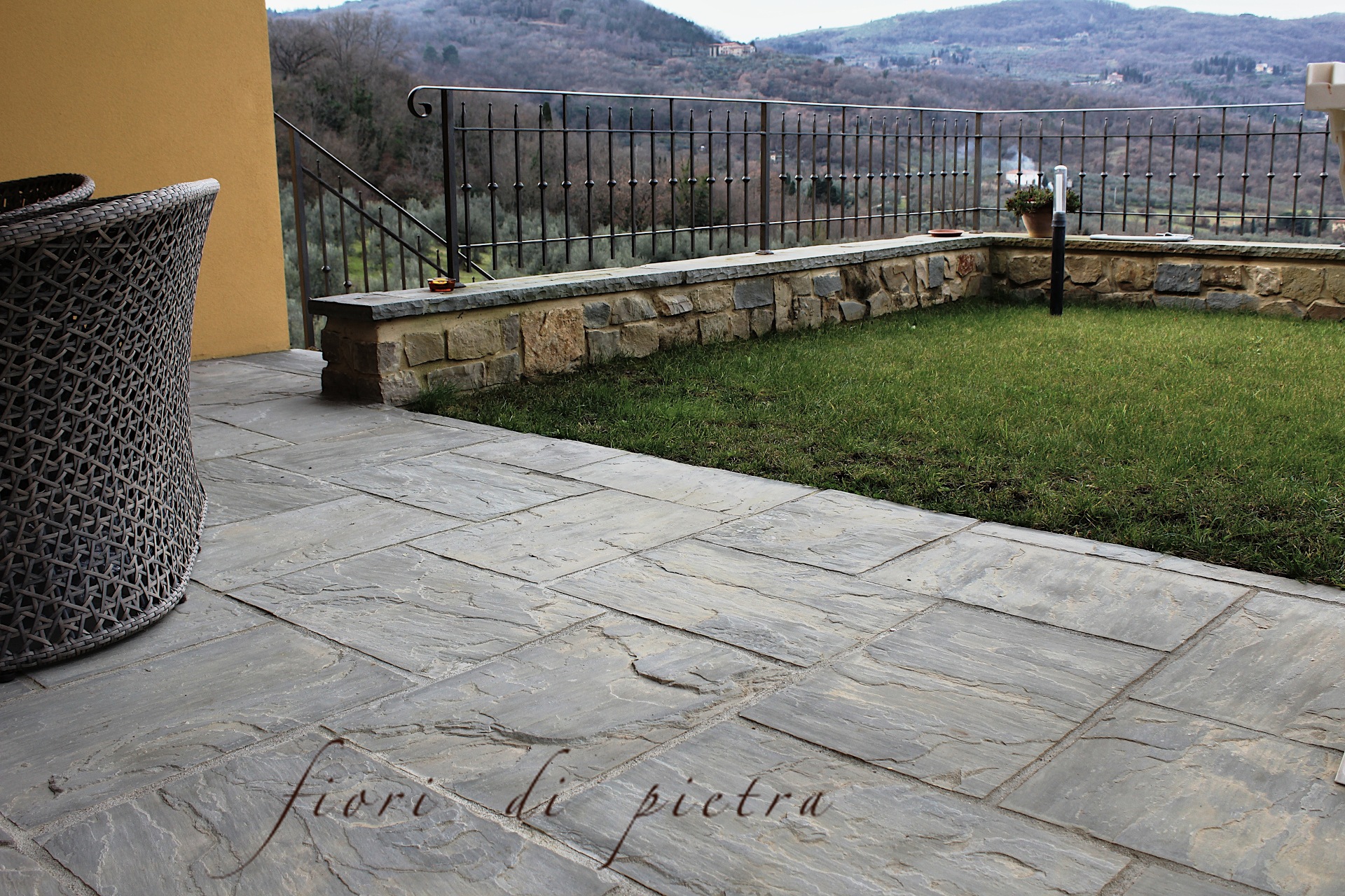 Realizzazione Pavimenti in pietra SAND GREY