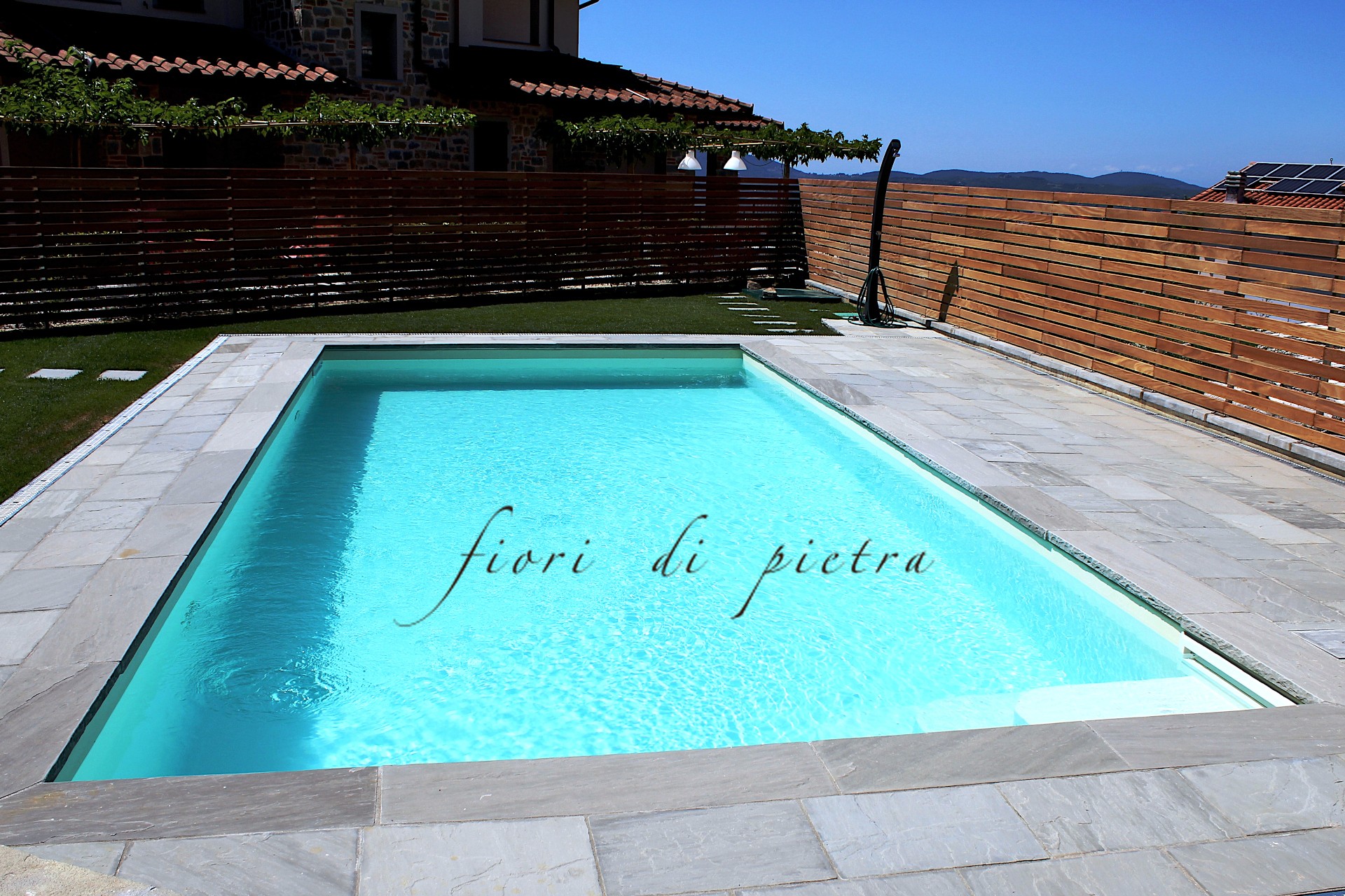 Realizzazione Piscine in pietra SAND GREY