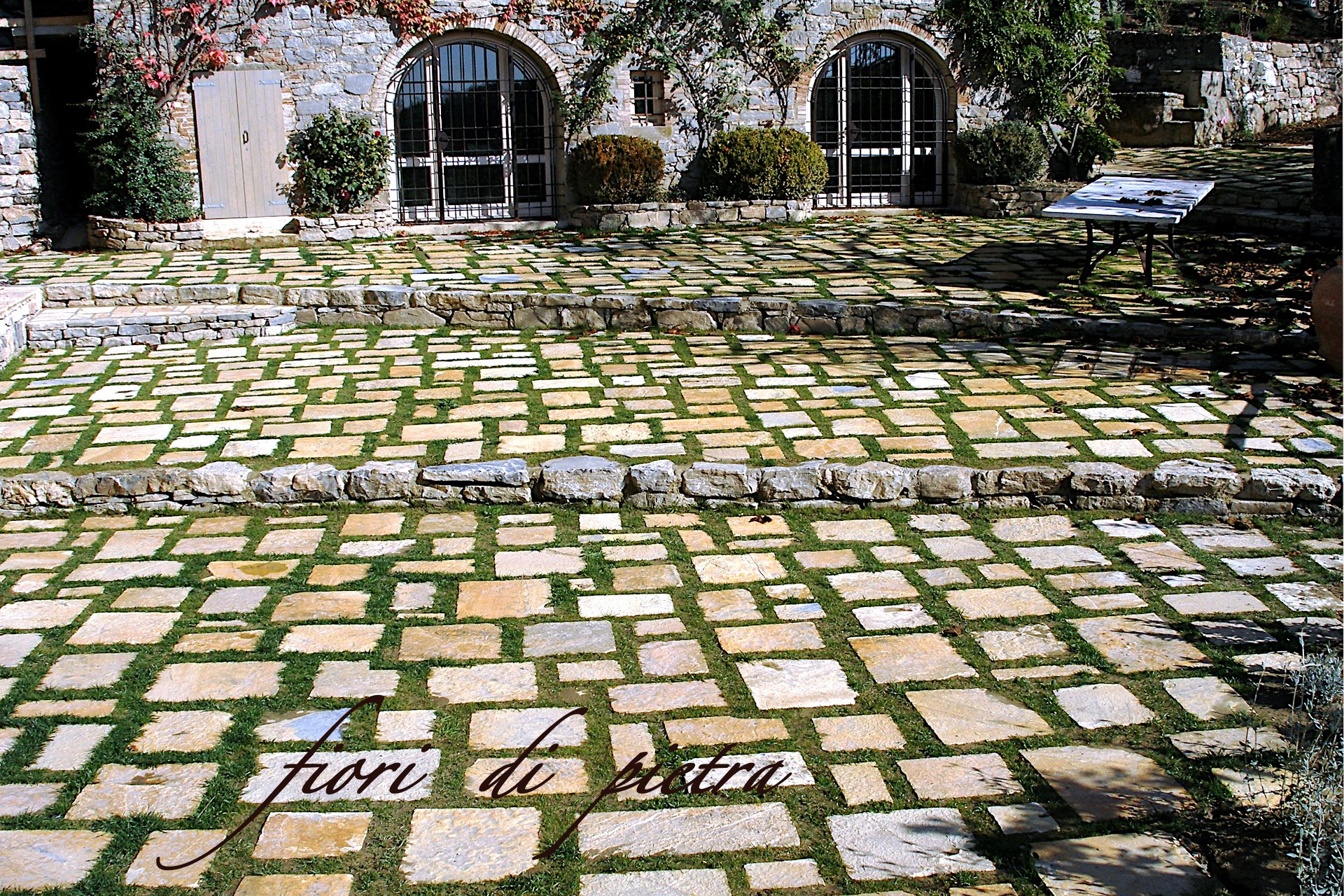 Realizzazione Pavimenti da 16,00 a 48,00 €/mq+iva in pietra Galestro