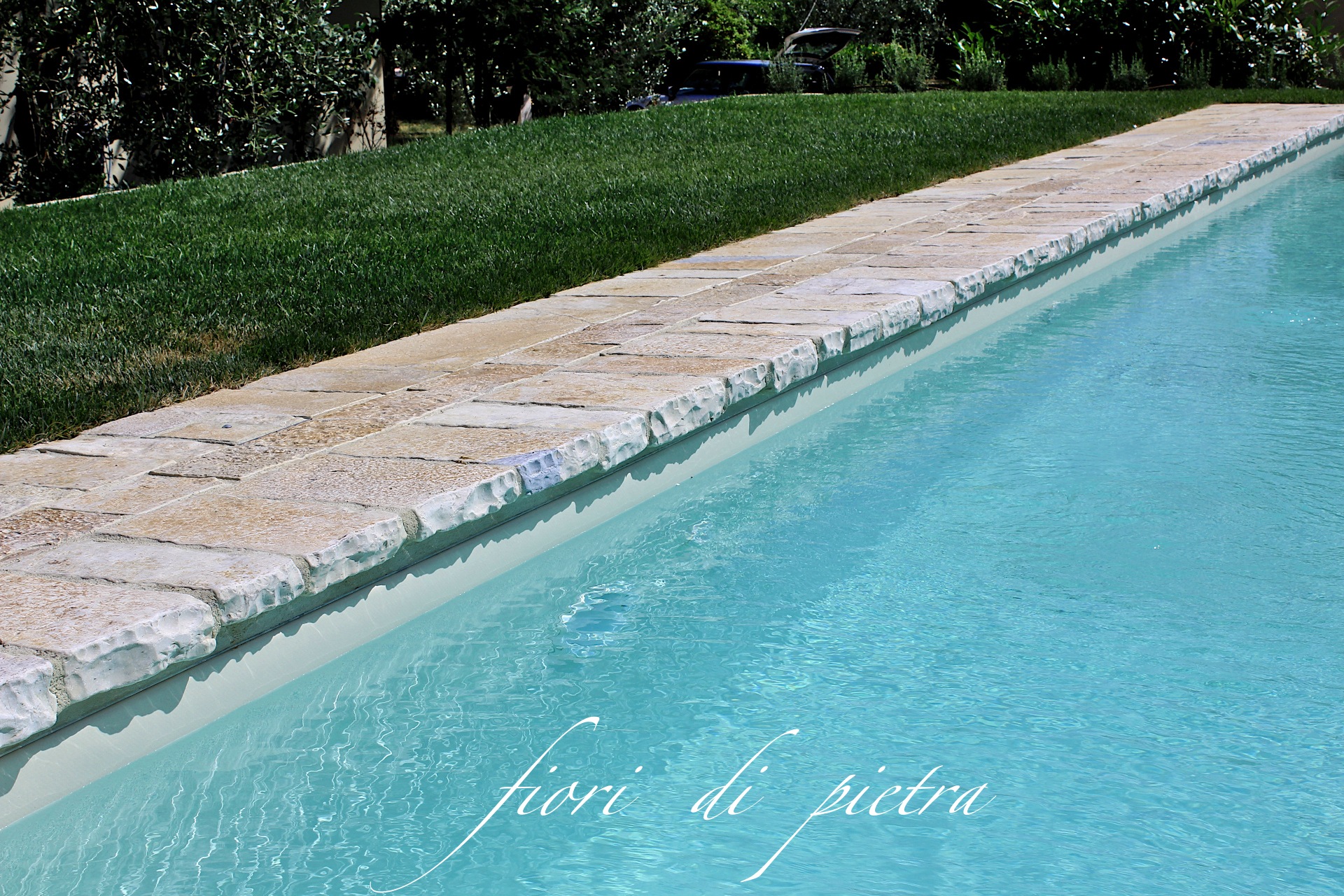 Realizzazione Piscine - Bordi  da 27,00 a 54,00 €/ml+iva in pietra Galestro