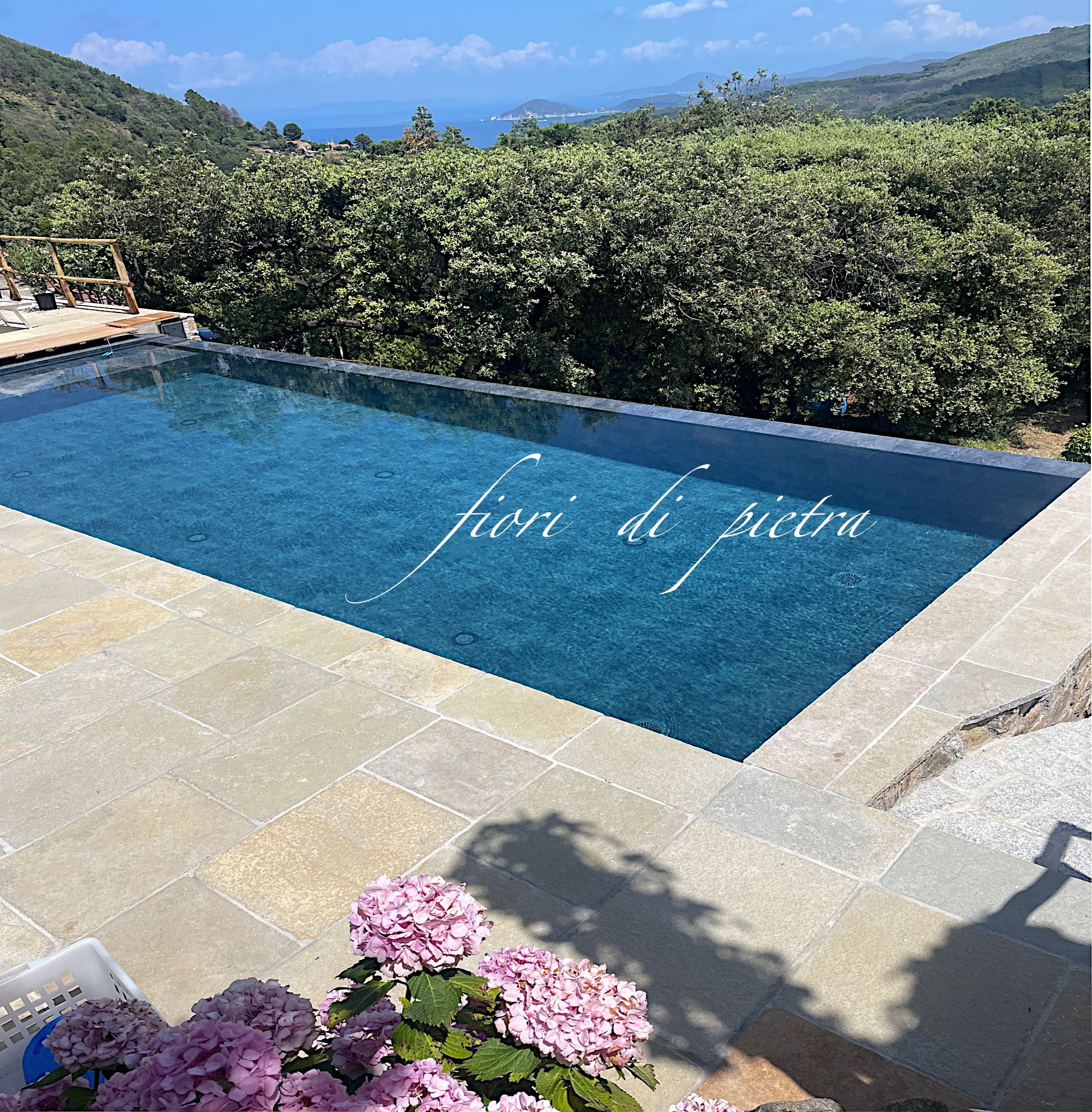 Realizzazione Piscine - Bordi  da 27,00 a 54,00 €/ml+iva in pietra VECCHIA TOSCANA 